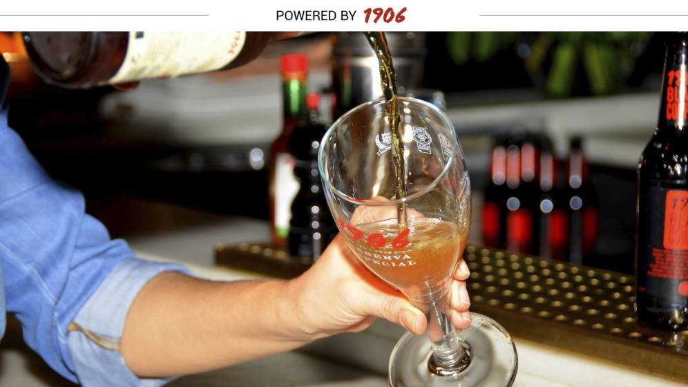 Espuma, color, sabor… En qué te tienes que fijar cuando bebes una cerveza