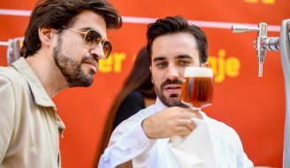 El arte del tiraje de cerveza, en Triana