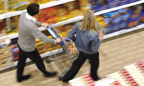 La compra por canales. Supermercado, el más habitual; hipermercado, mejor valorado
