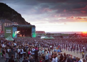 Heineken se va de festivales.