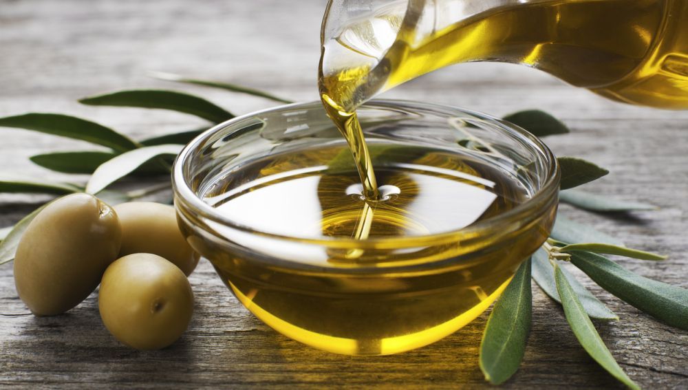 El consumo de aceite de oliva cae entre los españoles mientras crece el de girasol por la sequía