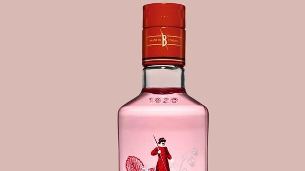 El ‘boom’ de la ginebra rosa y esa extraña moda de hacer las cosas femeninas