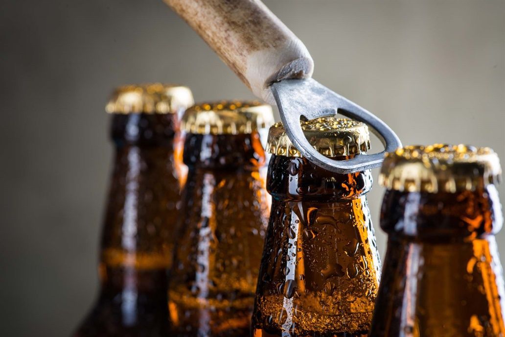 Cambios en el mercado de la cerveza: AB InBev se queda con Budweiser y cede Isenbeck y otras marcas a CCU