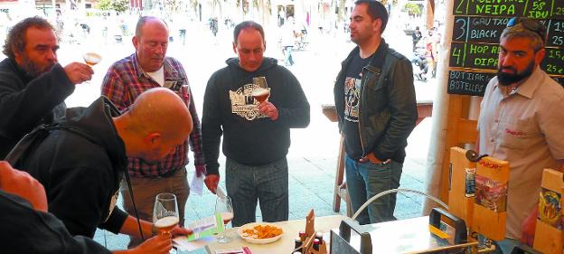 La cerveza artesanal, a la plaza