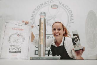 Una malagueña, finalista del Campeonato Nacional de Tiraje de Cerveza