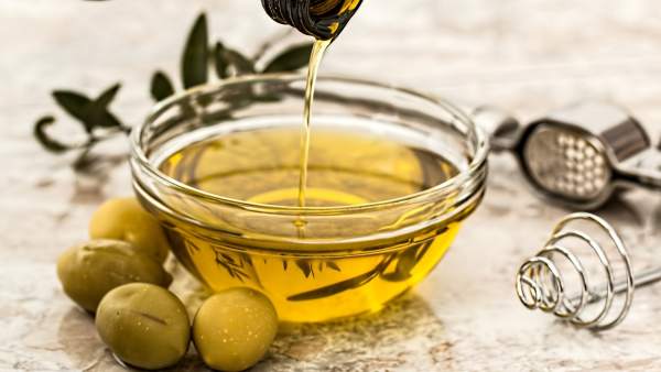 Aceite de oliva versus aceite de girasol, ¿cuál es mejor y por qué?