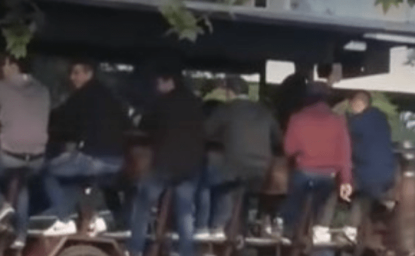 El ‘bicibotellón’ vuelve a Barcelona e indigna a los vecinos de Diagonal Mar