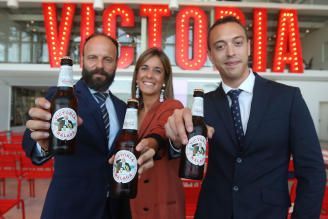 Cerveza Victoria regresa a sus orígenes con el nuevo diseño de sus botellas