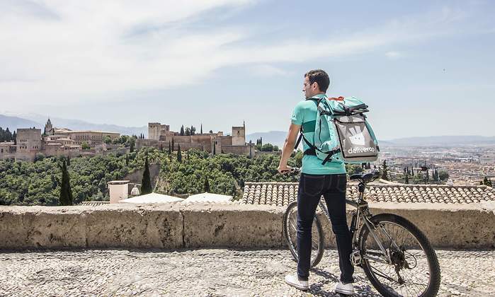 Deliveroo desembarca en Granada y llega a su décima ciudad en España