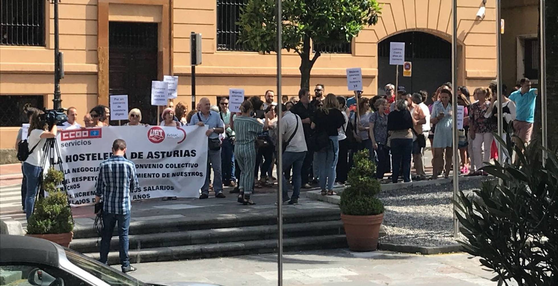 Los sueldos bajos del comercio y la hostelería serán los más beneficiados por el pacto salarial