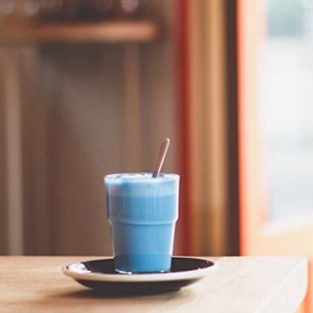 Hablemos del Blue Latte o el café australiano que está arrasando en Madrid