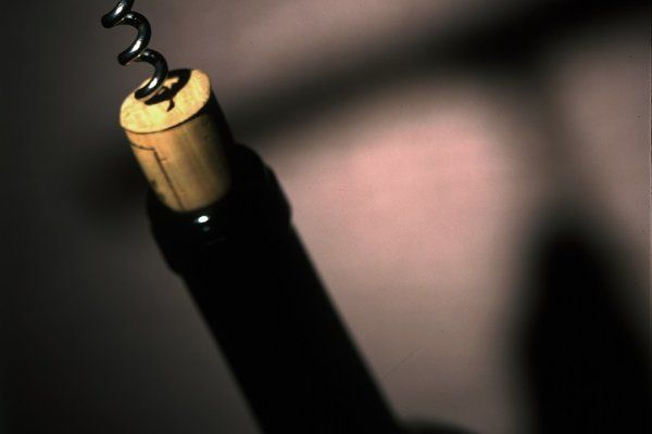 El tapón de corcho aporta valor diferencial para la exportación de vino español a EE.UU., China y Reino Unido