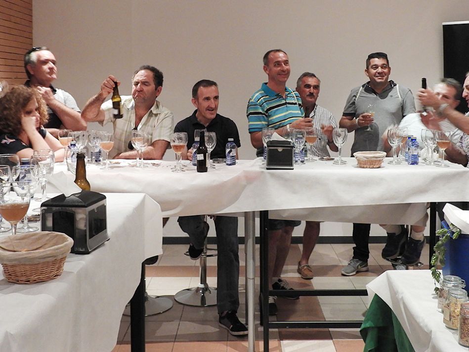 Fercam desvela el proceso de fabricación de cerveza artesana en una de sus catas