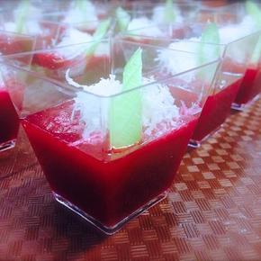 El ‘oro líquido’ del verano: el gazpacho de frutas revoluciona los supermercados