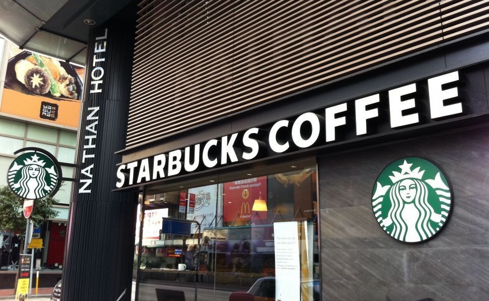 Starbucks coquetea con las monedas virtuales (pero no para vender café)