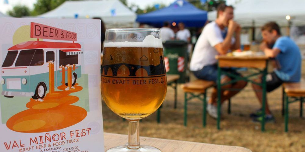 La cerveza artesanal vuelve a Nigrán junto a food trucks y cócteles