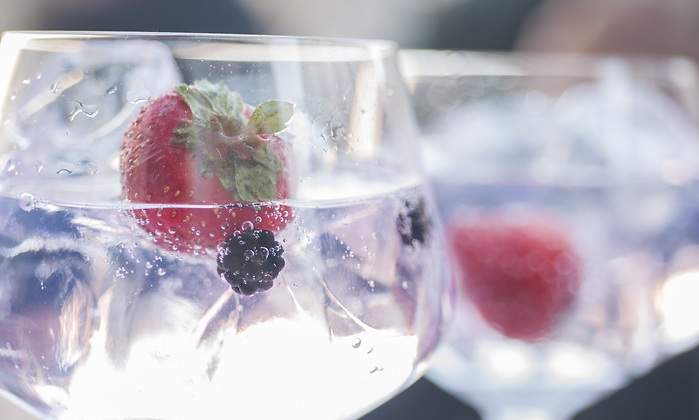 Los vinos y ginebras rosas son para el verano.