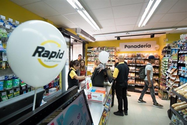 Eroski inaugura en Madrid su primer supermercado franquiciado con la enseña ‘Rapid’