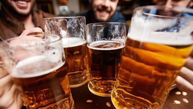 La cerveza, cada vez más consumida fuera de casa