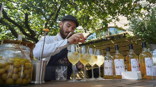 Trabanco presenta su primer vermú blanco con sidra