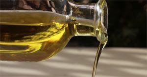 Las ventas de aceite de oliva en Europa descienden en volumen pero aumentan en valor