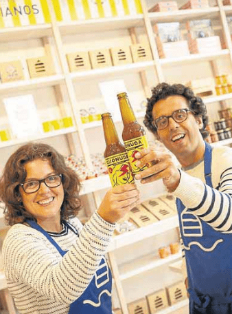 Una cerveza entre  David Bowie y Jovellanos