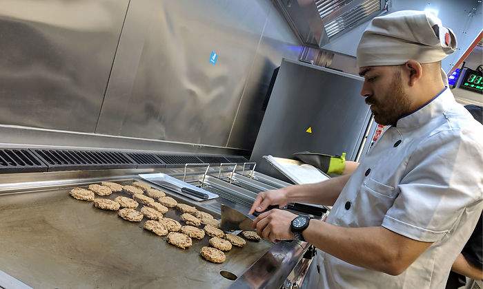 Deliveroo Editions llega a Madrid: un coworking de restaurantes para expandir la comida a domicilio