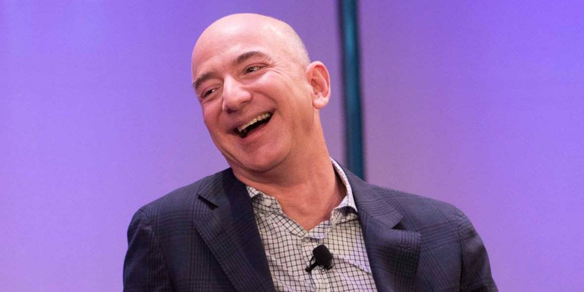 Amazon sube salario de sus empleados tras escándalo.