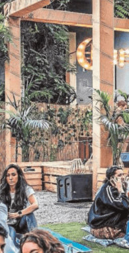 Corona busca extender el verano en pleno otoño en Barcelona