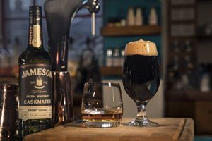 Jameson Caskmates, el whisky añejado en barricas de cerveza