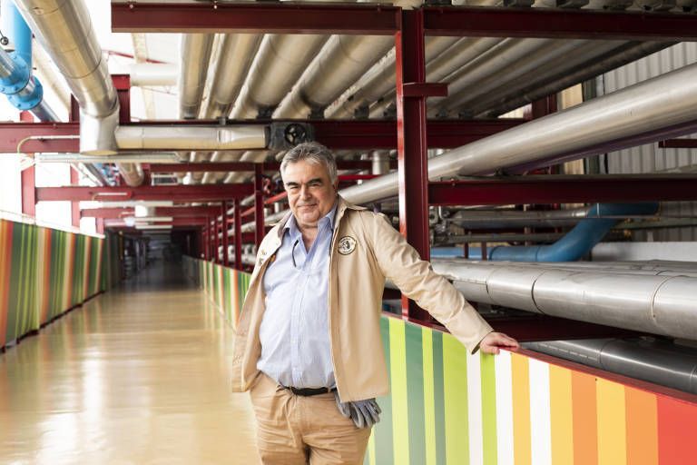Este es el maestro cervecero de El Cabanyal que aparece en las etiquetas de millones de botellines