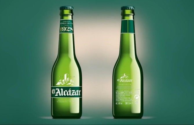 Heineken resucita a una cerveza Alcázar estilizada y elegante