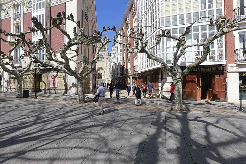 Las cadenas de restauración devoran los locales comerciales