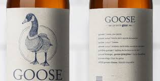 La cerveza gansa de la granja