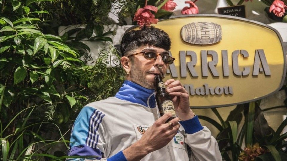 Barrica Mahou presenta sus nuevos sabores en la floristería más cool de Madrid