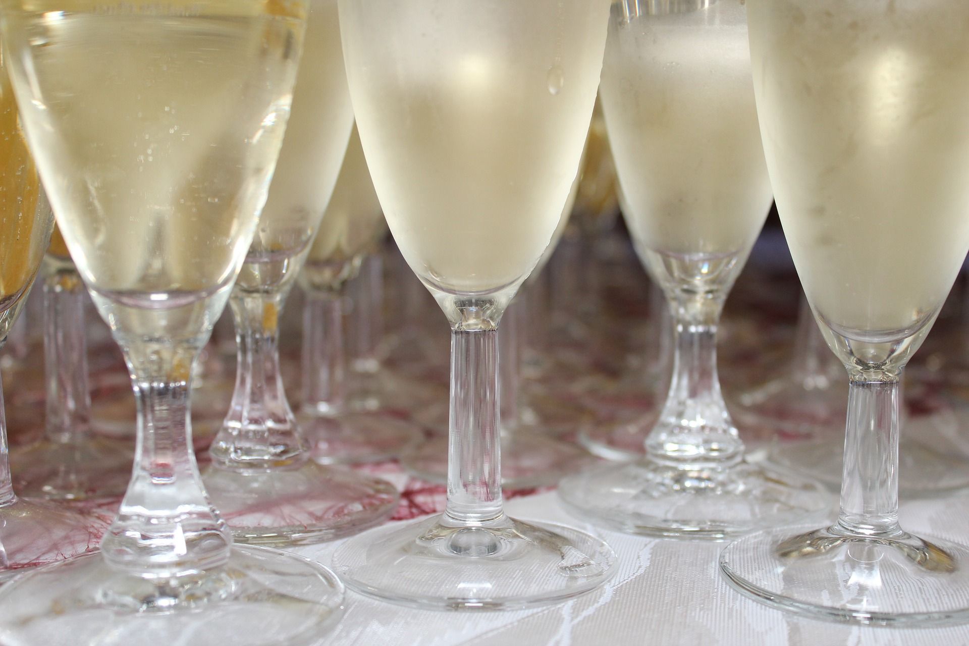 Críticas a la DO Cava por diferenciar producciones según región