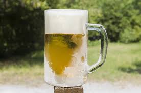 CERVEZA FRÍA: ¿POR QUÉ NO DEBES PEDIRLA EN UN VASO CONGELADO?