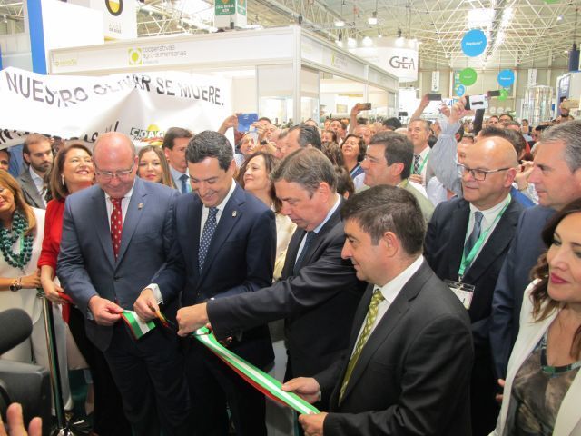 Expoliva inaugura su XIX edición con lleno absoluto