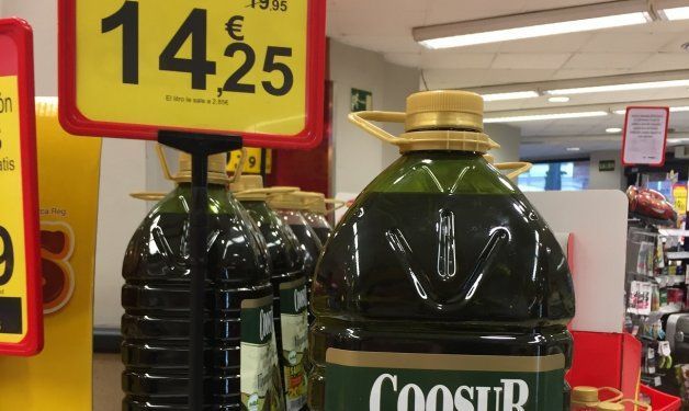 El precio del aceite de oliva, en caída libre, marca nuevos mínimos