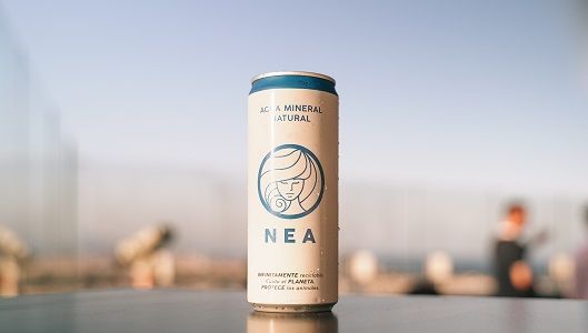 Esta marca de agua defiende el aluminio como envase