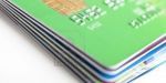 Los comercios pagan la mitad por el cobro con tarjeta que hace 10 años