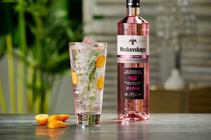 Moskovskaya Pink, el vodka rosa que aterriza en España