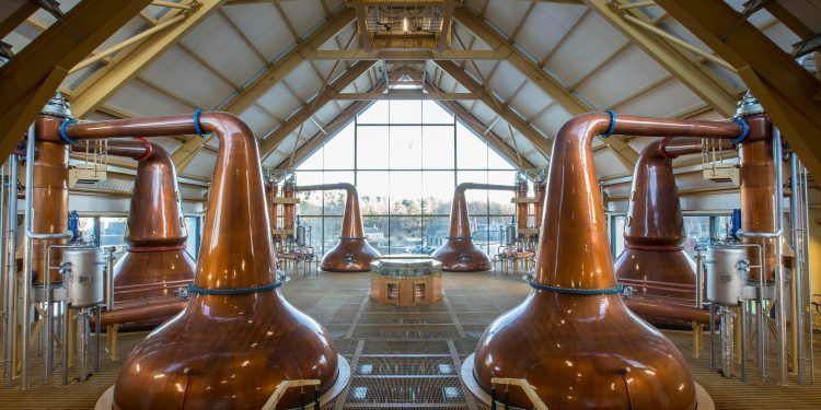 Pernod Ricard destinará 150 millones de dólares para la primera destilería de whisky de China