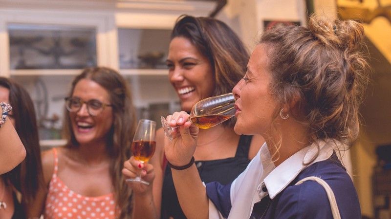 Así es el perfil del enoturista de las Rutas del Vino de España
