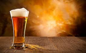 Las cerveceras buscan nuevo público más allá de los bares
