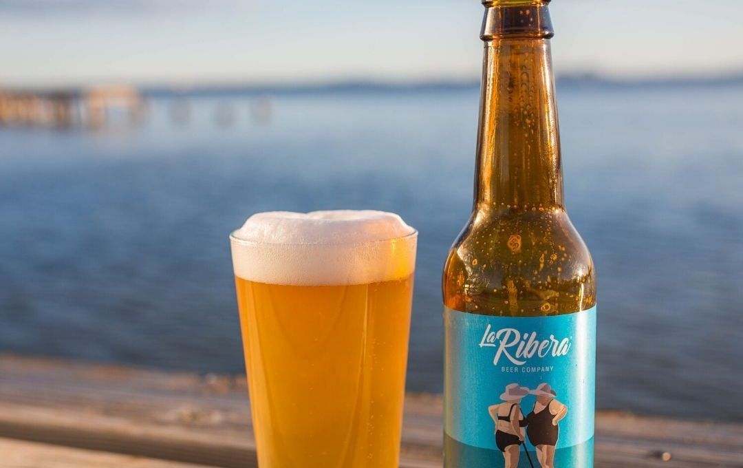 La Ribera Beer Company, el «verano embotellado» desde el Mar Menor.