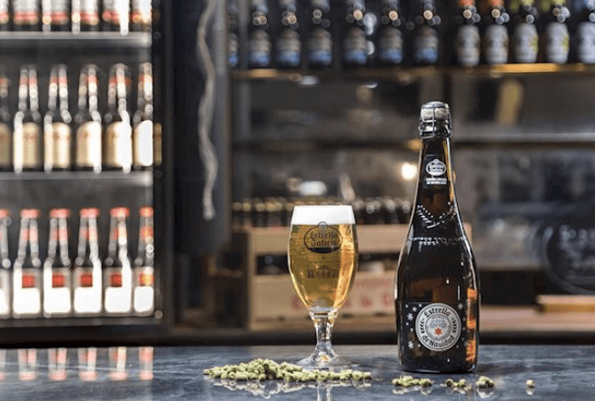 Estrella Galicia lanza una edición especial de cerveza para Navidad con lúpulo gallego