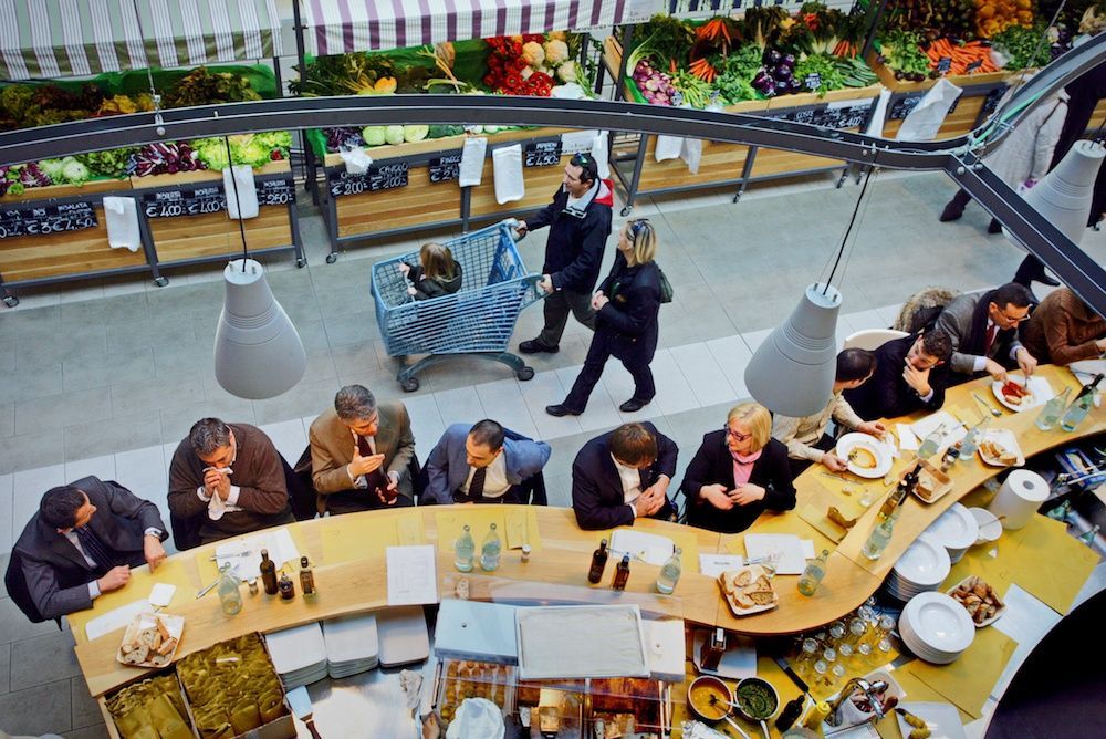 El nuevo aliado de los supermercados para robar clientes a los restaurantes