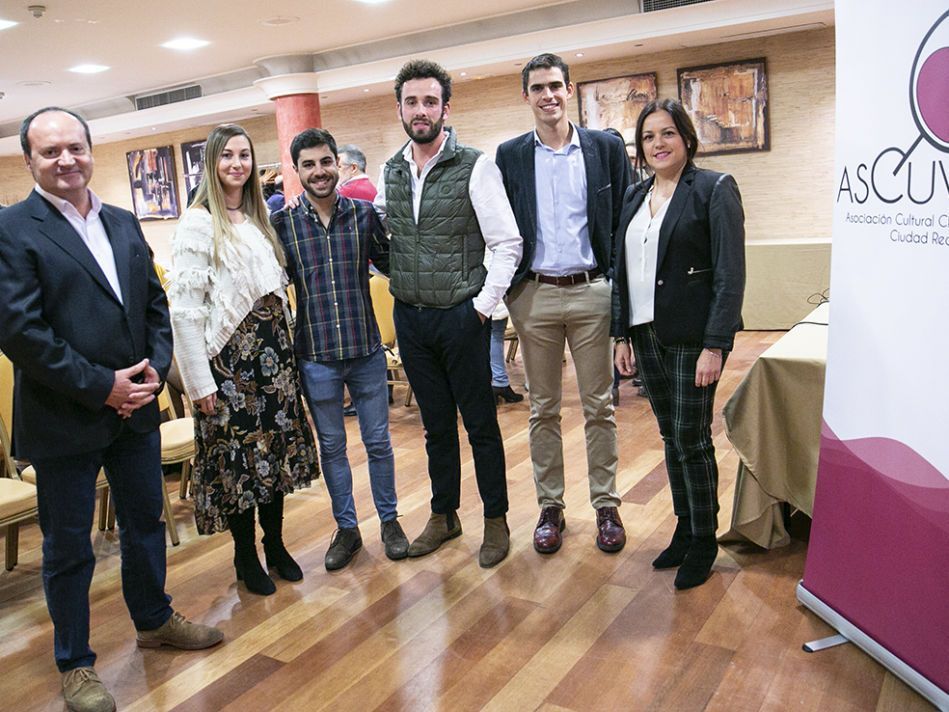 Enólogos y bodegueros coinciden: imagen atractiva y mercados emergentes para potenciar el vino