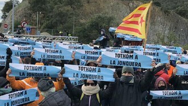 El gran consumo denuncia el bloqueo independentista en la frontera con Francia